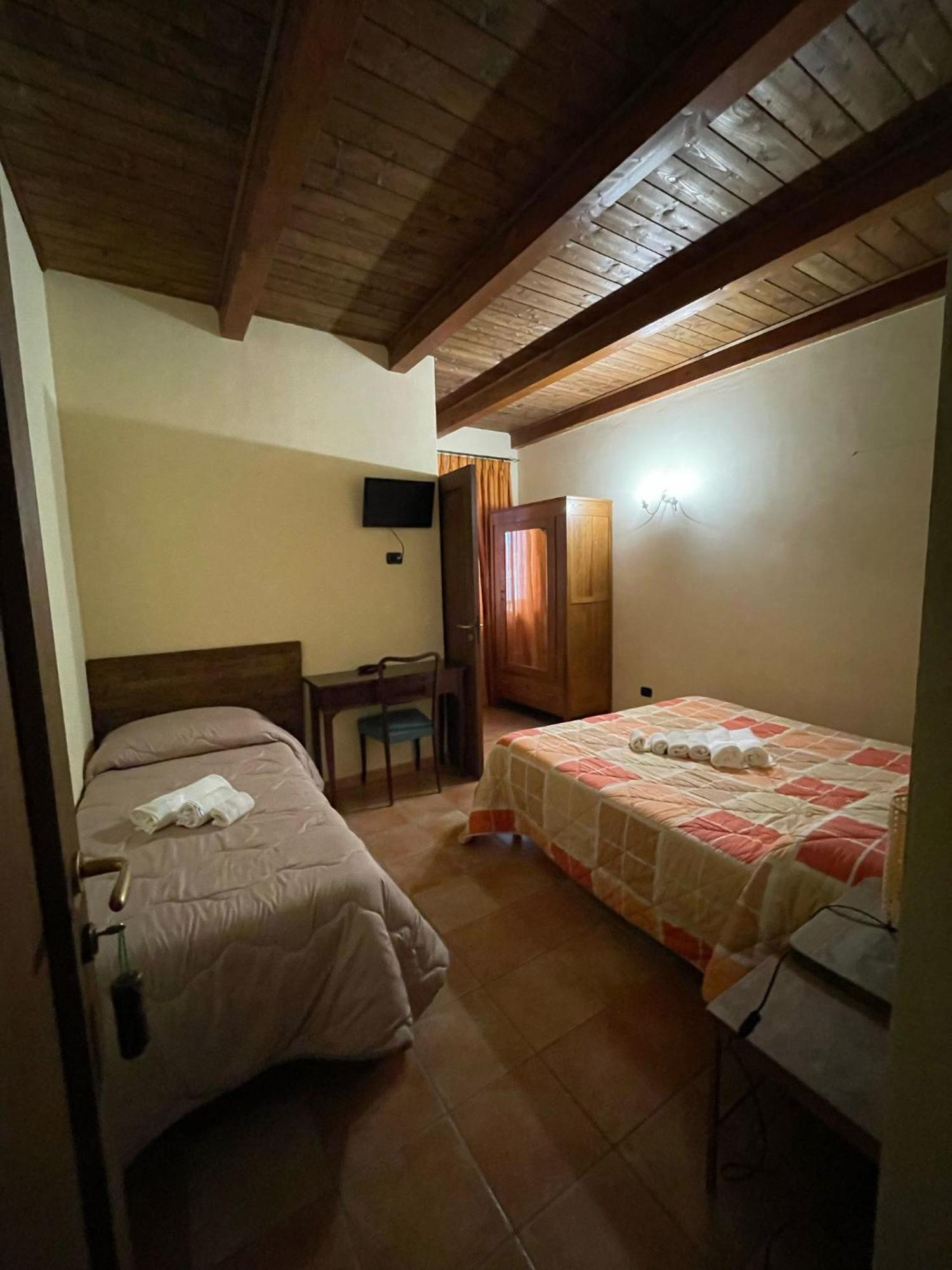 La Locanda Del Poeta Acri Exterior photo