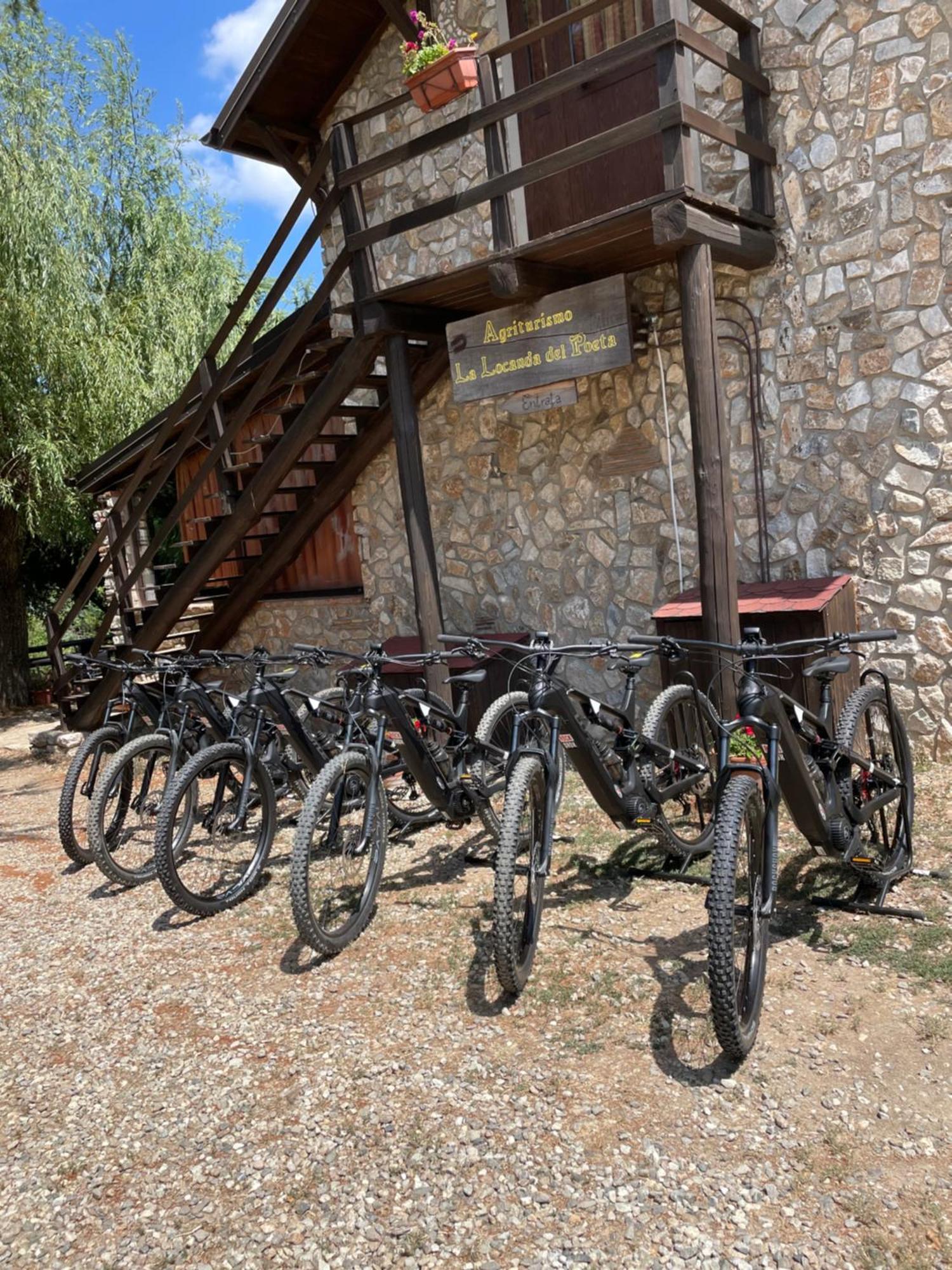 La Locanda Del Poeta Acri Exterior photo